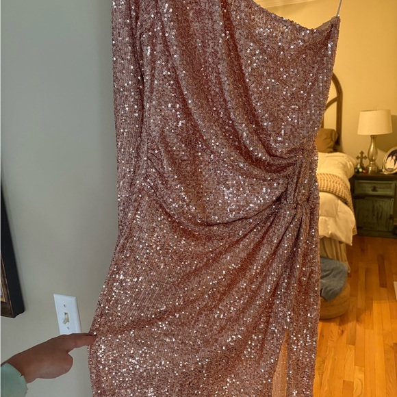 One-Shoulder Sequin Gown - Picture 8 of 8